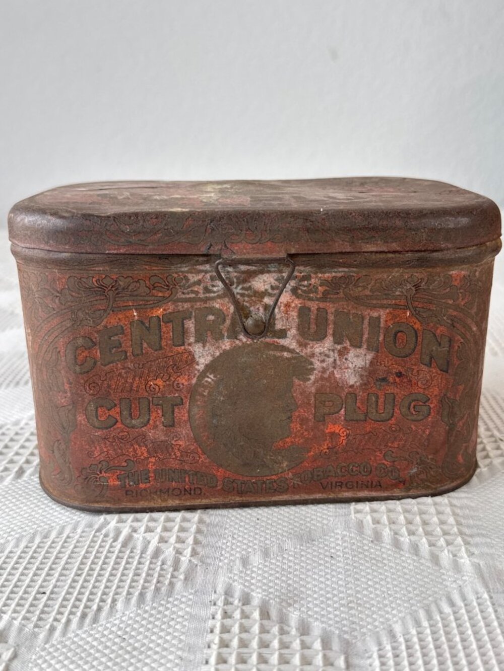 Antique Central Union Cut Plug Tobacco Tin With Hinged Lid and Vintage Graphics